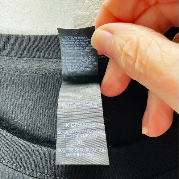 The English Beat Black Short Sleeve Black White Red Graphic Tee XL - Picture 8 of 13